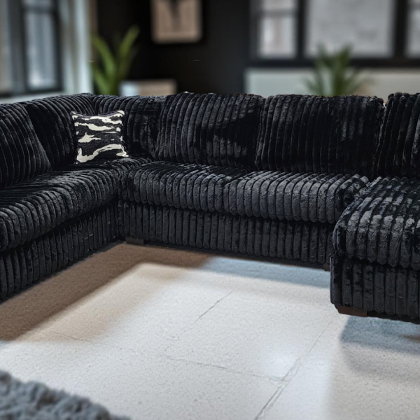 S319 Austin Sectional (Black)