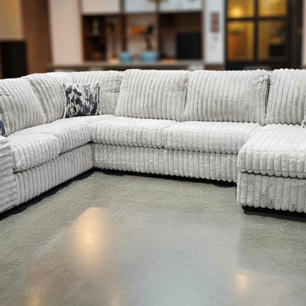 S319 Austin Sectional (Lt. Grey)